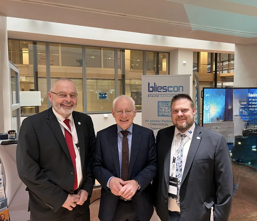 David Bleyer (bliescon), Dr. Gerhard Schabhüser (BSI-Vizepräsident) und Jürgen Barke (Wirtschaftsminister Saarland) beim Cybersecurity Day